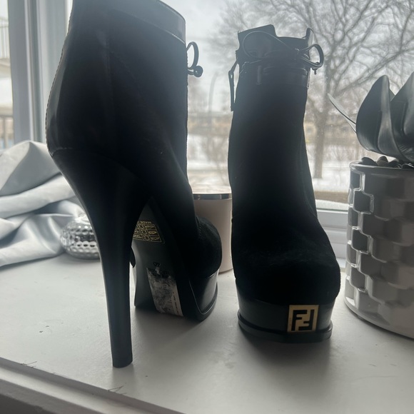 Fendi boots - Picture 1 of 5